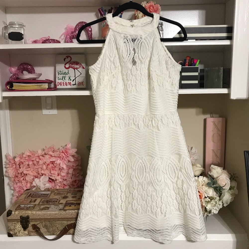 ESTABLISHED 1962 WHITE CROCHET/LACE DRESS